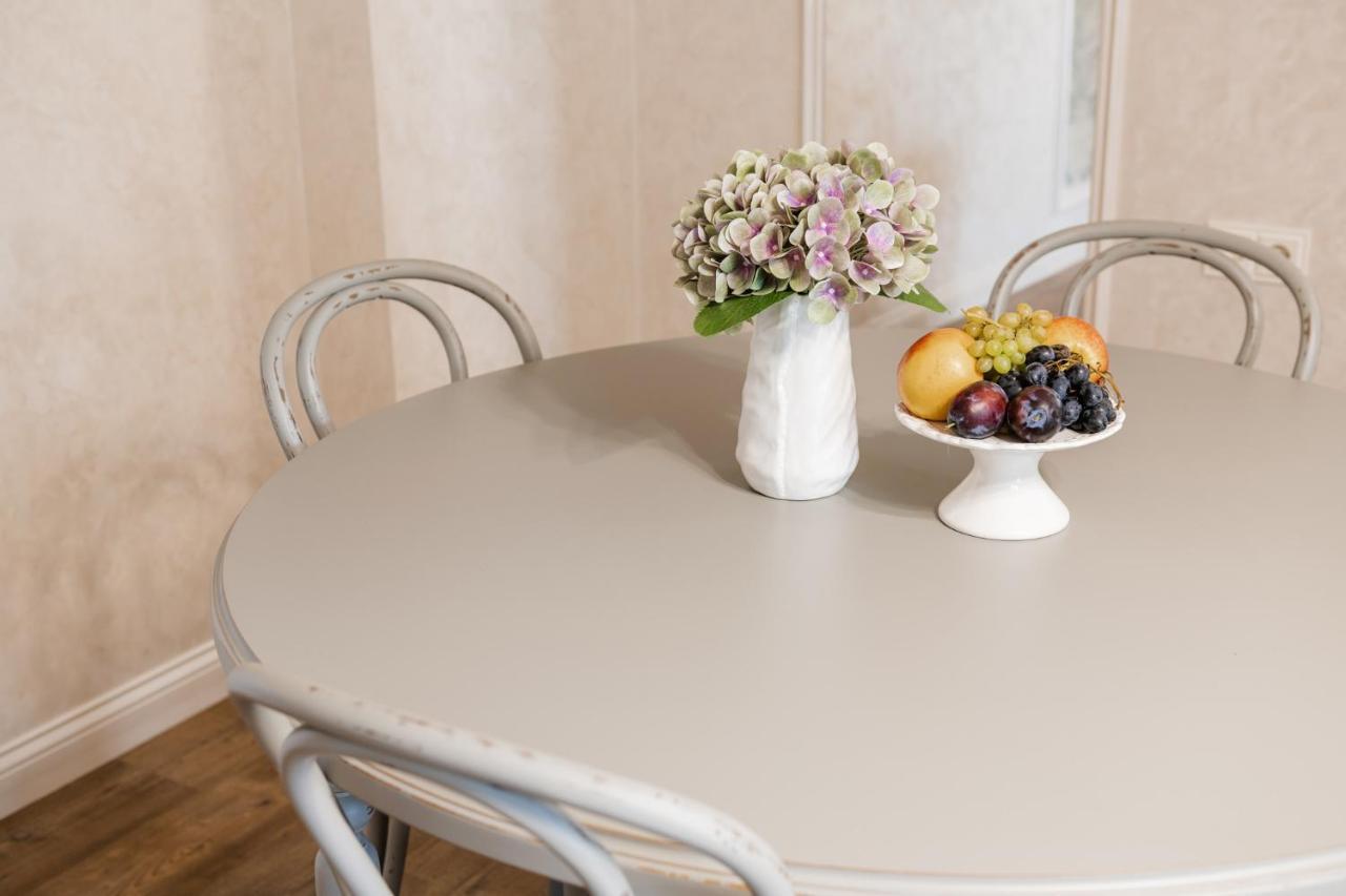Lux Apartment On Duhnovicha Street .Free Parking. Ujgorod Dış mekan fotoğraf