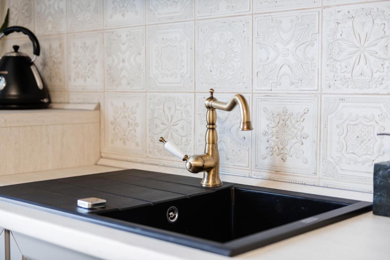 Lux Apartment On Duhnovicha Street .Free Parking. Ujgorod Dış mekan fotoğraf